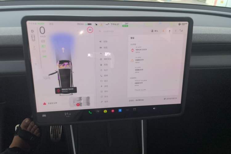 Used Tesla Model Y 2025 Rear-Wheel-Drive Version Audio And AC Panel
