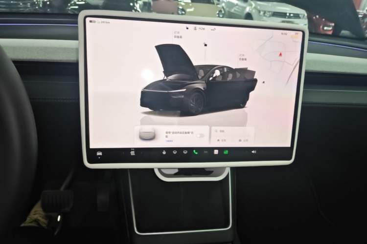 Used Tesla Model Y 2025 Long-Range All-Wheel-Drive Version Audio And AC Panel