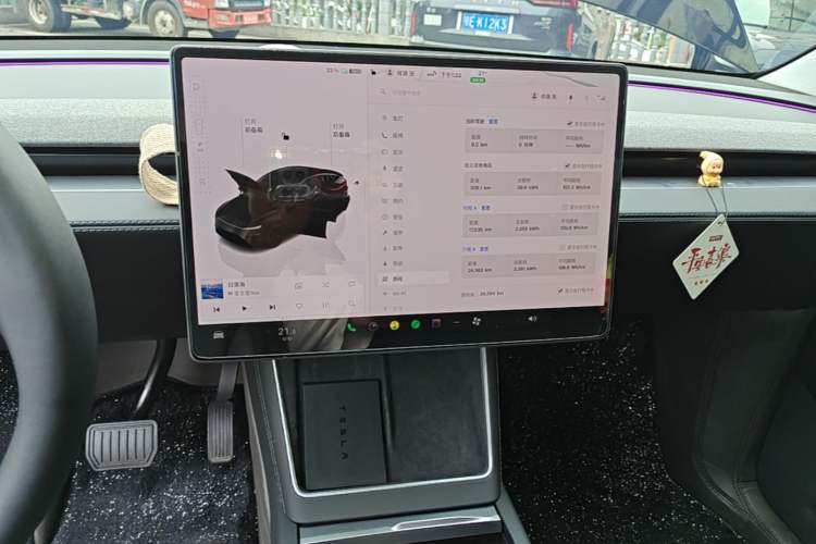 Used Tesla Model Y 2025 Rear-Wheel Drive First Edition Audio And AC Panel