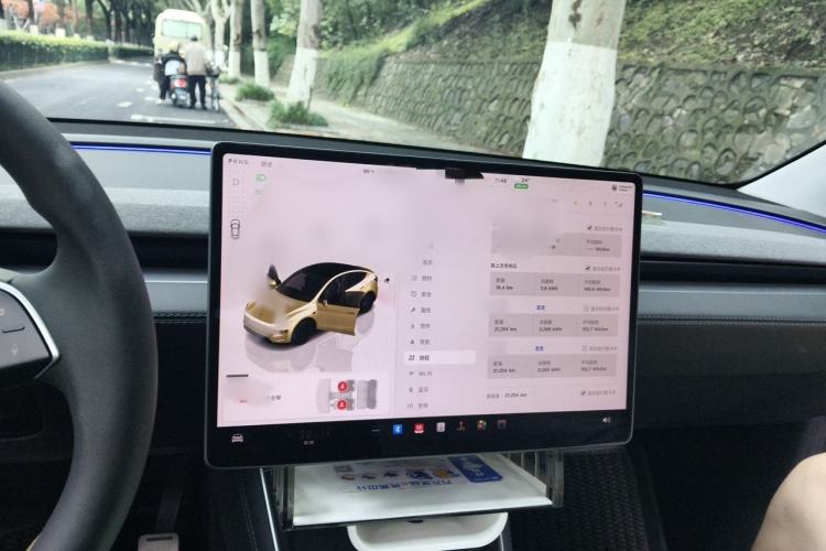 Used Tesla Model Y 2025 Rear-Wheel-Drive Version Audio And AC Panel