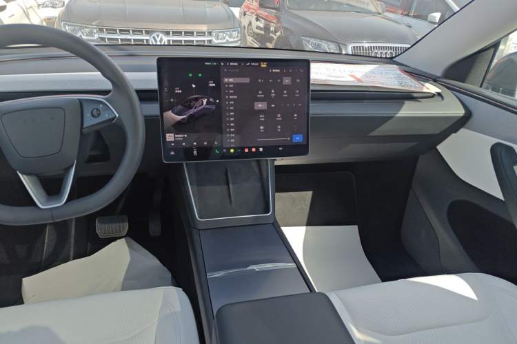 Used Tesla Model Y 2025 Rear-Wheel Drive First Edition Audio And AC Panel