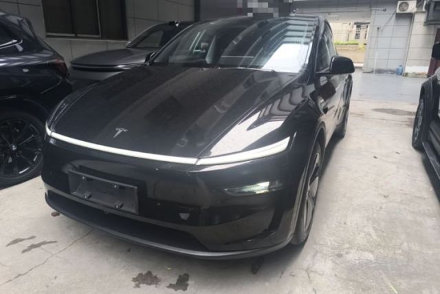 Used Tesla Model Y 2025 Rear-Wheel Drive First Edition