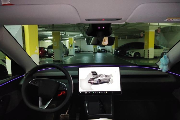 Used Tesla Model Y 2025 Rear-Wheel-Drive Version Center Console