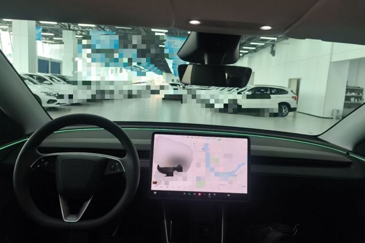Used Tesla Model Y 2025 Rear-Wheel-Drive Version Center Console