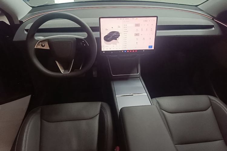 Used Tesla Model Y 2025 Rear-Wheel-Drive Version Center Console