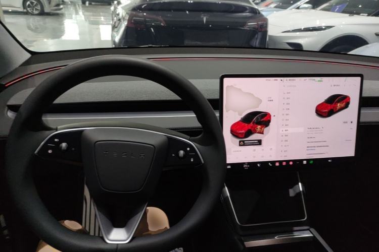 Used Tesla Model Y 2025 Long-Range All-Wheel-Drive Version Center Console