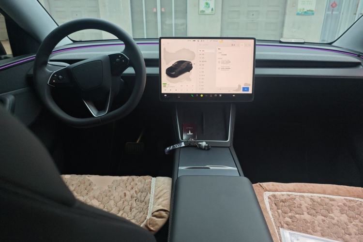 Used Tesla Model Y 2025 Rear-Wheel-Drive Version Center Console