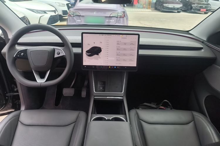 Used Tesla Model Y 2025 Rear-Wheel-Drive Version Center Console