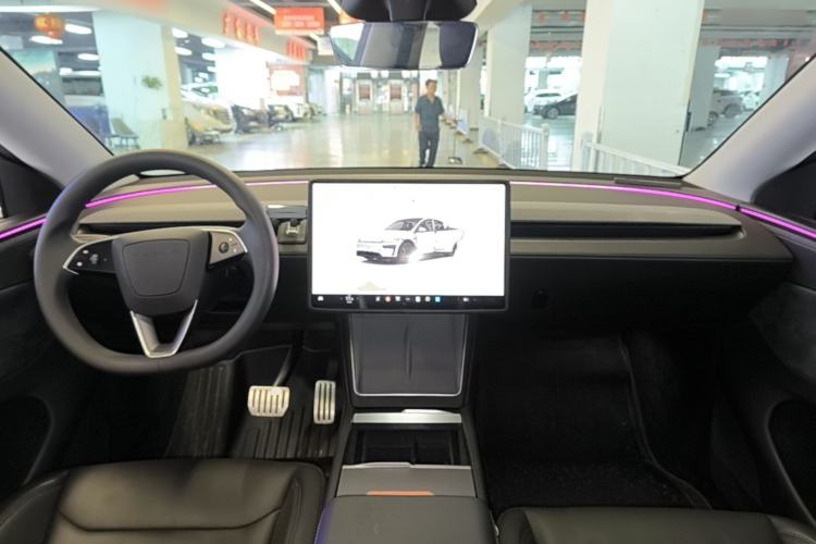 Used Tesla Model Y 2025 Updated Version Long-Range All-Wheel Drive Center Console