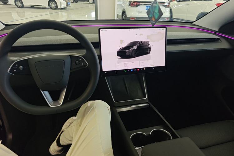 Used Tesla Model Y 2025 Rear-Wheel-Drive Version Center Console