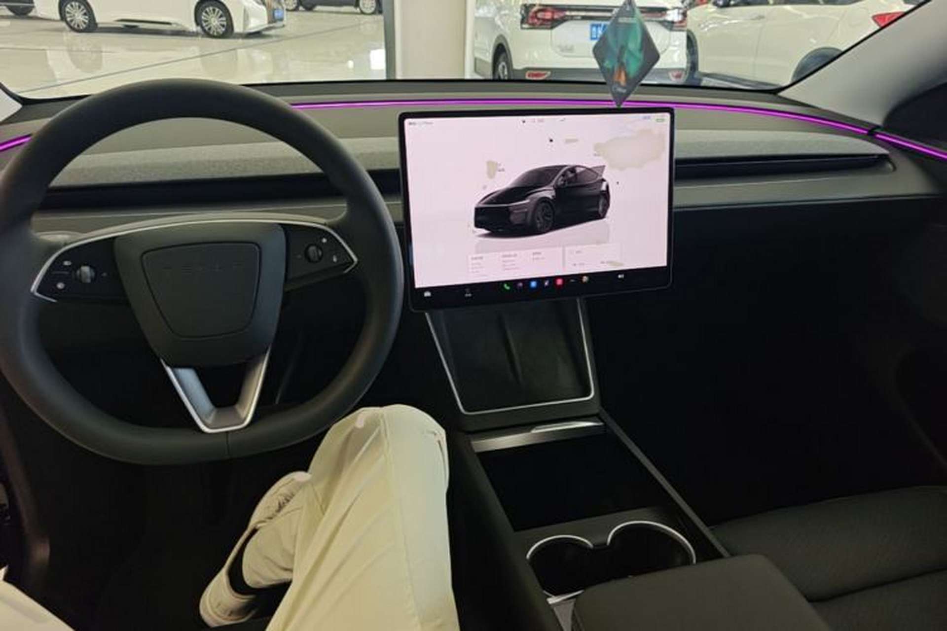Used Tesla Model Y 2025 Rear-Wheel-Drive Version Center Console
