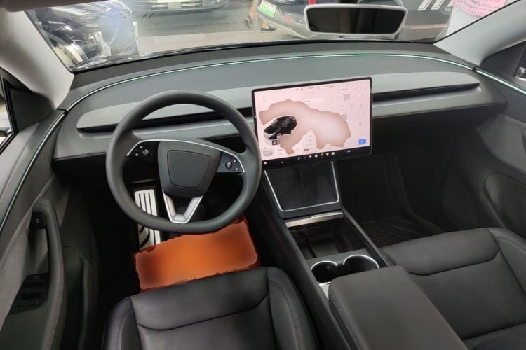 Used Tesla Model Y 2025 Rear-Wheel-Drive Version Center Console