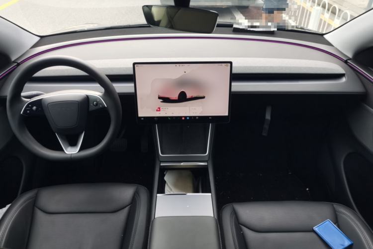 Used Tesla Model Y 2025 Rear-Wheel-Drive Version Center Console