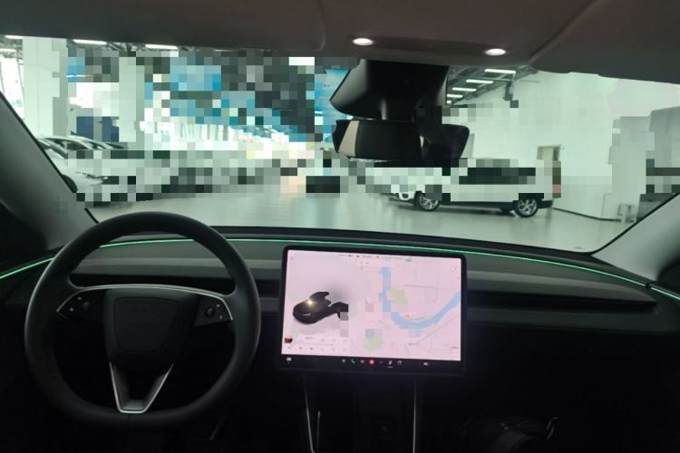 Used Tesla Model Y 2025 Rear-Wheel-Drive Version Center Console