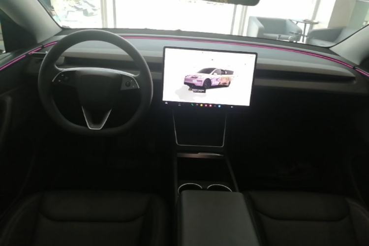 Used Tesla Model Y 2025 Rear-Wheel-Drive Version Center Console