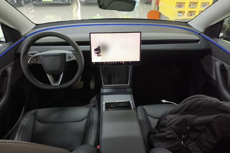 Used Tesla Model Y 2025 Rear-Wheel-Drive Version Center Console