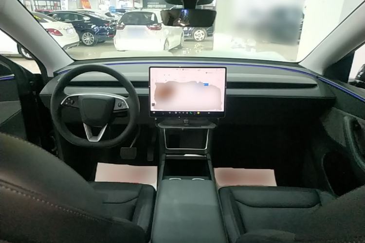 Used Tesla Model Y 2025 Rear-Wheel-Drive Version Center Console