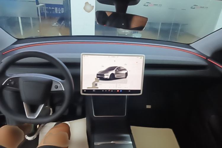 Used Tesla Model Y 2025 Updated Version Long-Range All-Wheel Drive Center Console