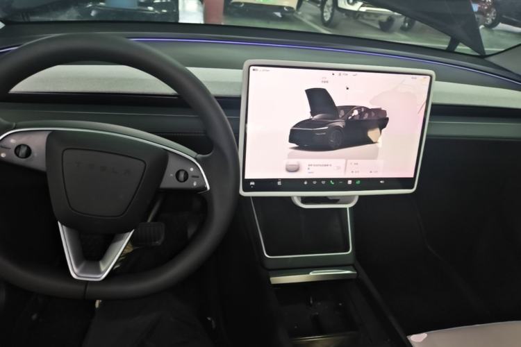 Used Tesla Model Y 2025 Long-Range All-Wheel-Drive Version Center Console