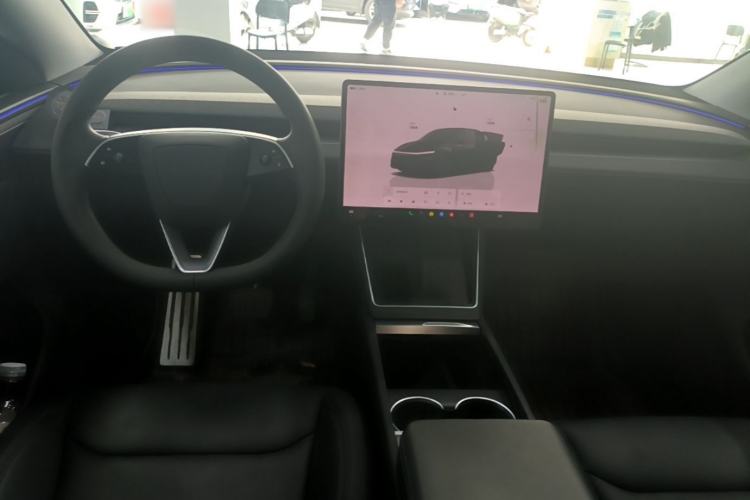 Used Tesla Model Y 2025 Updated Version Long-Range All-Wheel Drive Center Console