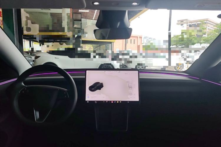Used Tesla Model Y 2025 Rear-Wheel-Drive Version Center Console