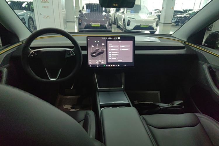 Used Tesla Model Y 2025 Updated Version Long-Range All-Wheel Drive Center Console