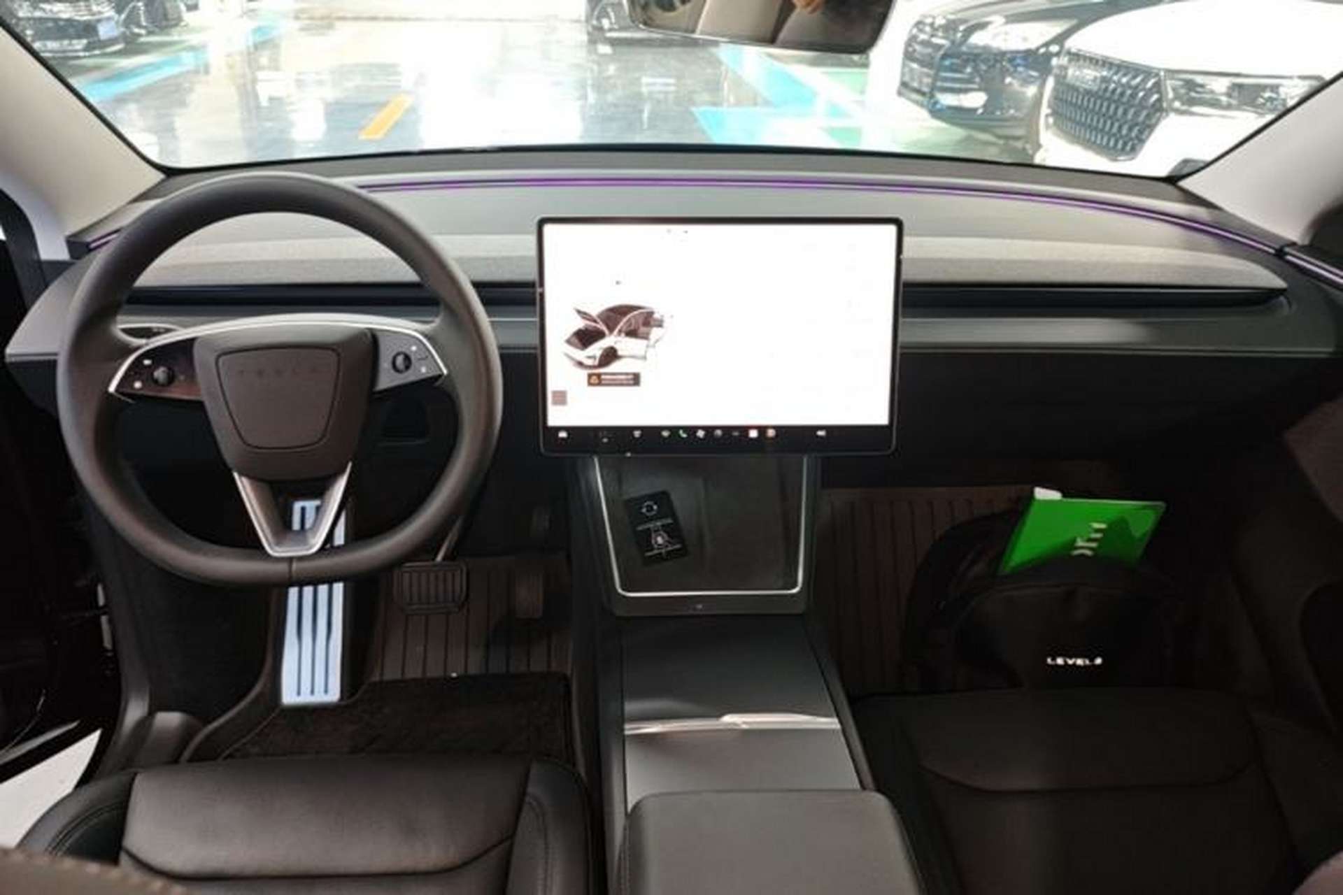 Used Tesla Model Y 2025 Rear-Wheel-Drive Version Center Console