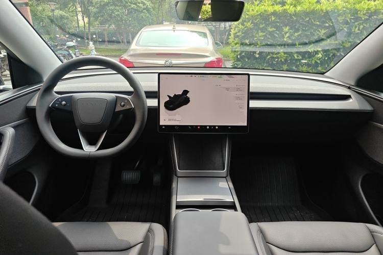 Used Tesla Model Y 2025 Rear-Wheel-Drive Version Center Console
