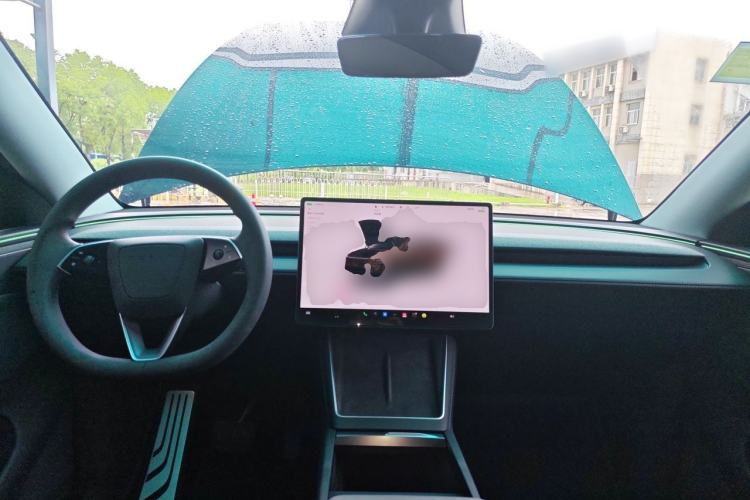 Used Tesla Model Y 2025 Long-Range All-Wheel Drive First Edition Center Console