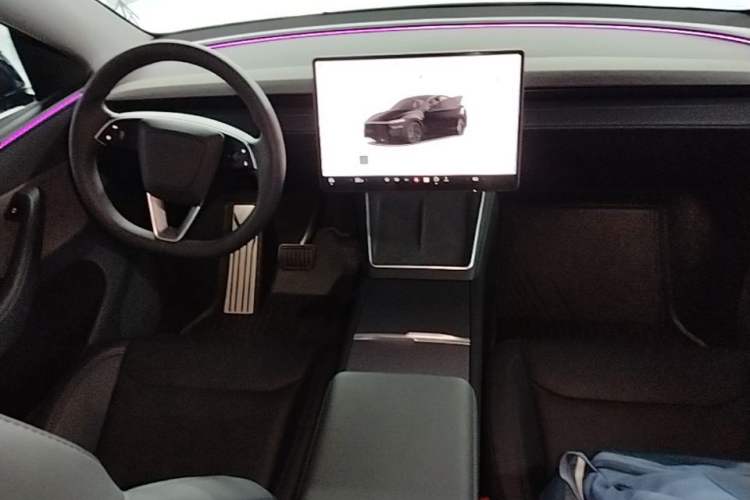 Used Tesla Model Y 2025 Rear-Wheel-Drive Version Center Console