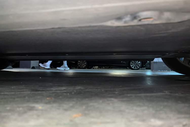 Used Tesla Model Y 2025 Updated Version Long-Range All-Wheel Drive Chassis Front Right