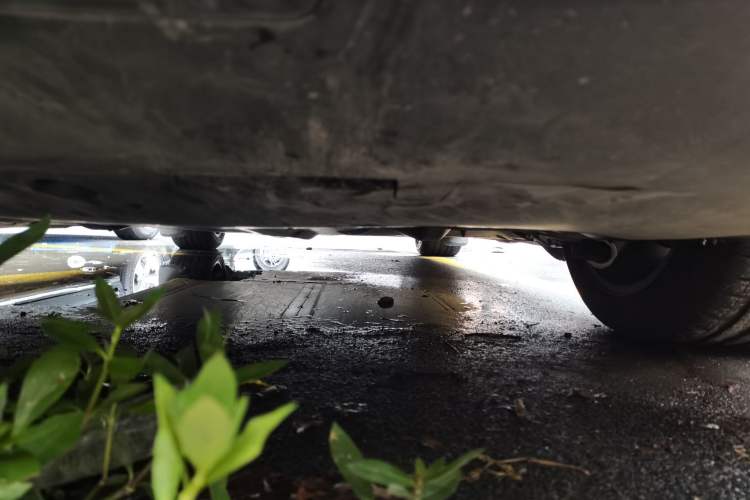 Used Tesla Model Y 2025 Long-Range All-Wheel-Drive Version Chassis Rear