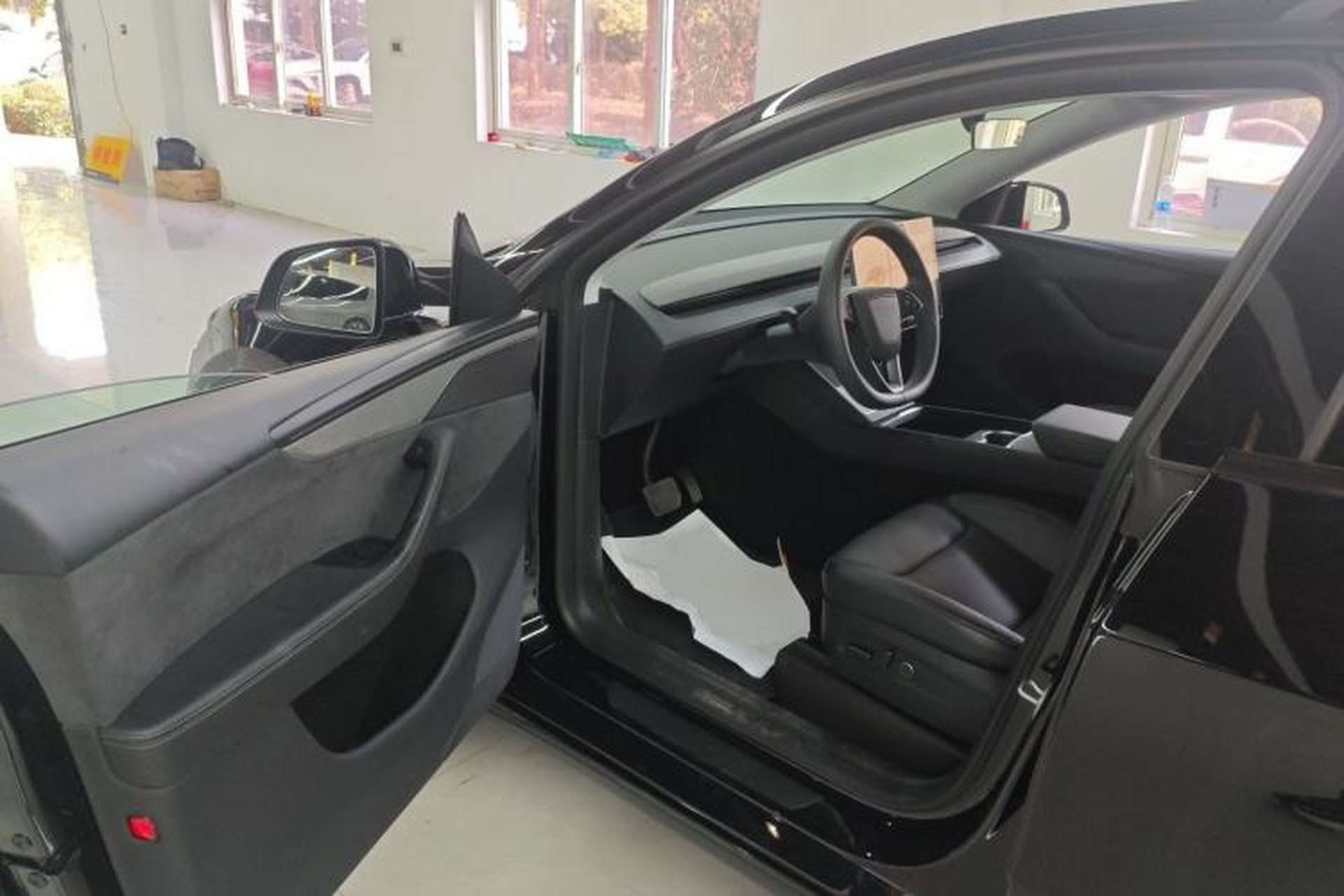 Used Tesla Model Y 2025 Long-Range All-Wheel-Drive Version Driver Seat