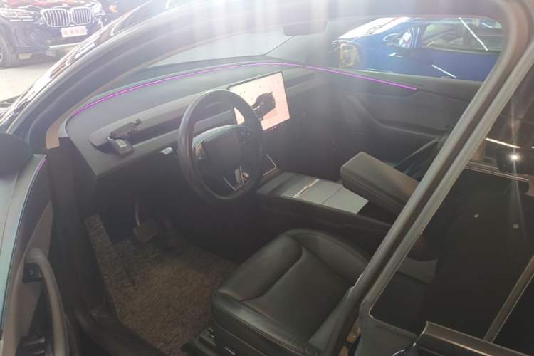 Used Tesla Model Y 2025 Rear-Wheel-Drive Version Driver Seat