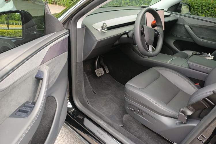 Used Tesla Model Y 2025 Updated Version Long-Range All-Wheel Drive Driver Seat