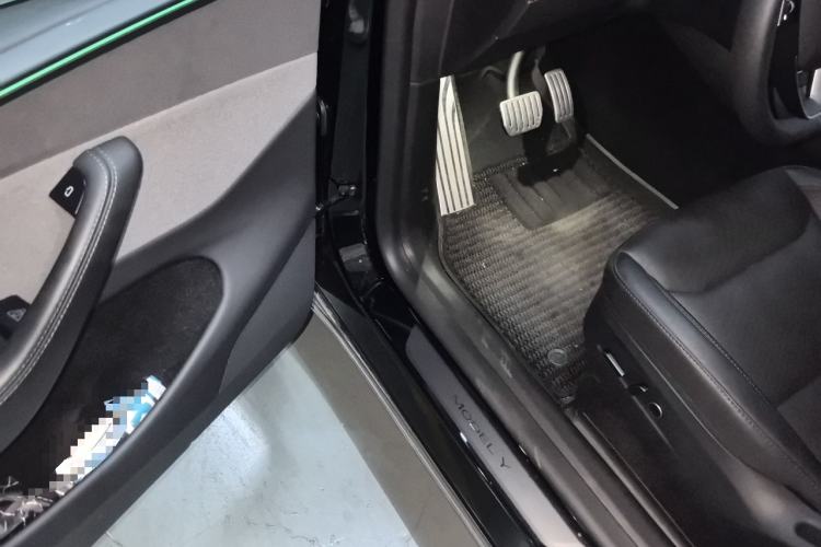 Used Tesla Model Y 2025 Rear-Wheel-Drive Version Driver Seat