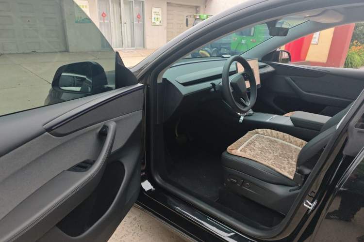 Used Tesla Model Y 2025 Rear-Wheel-Drive Version Driver Seat