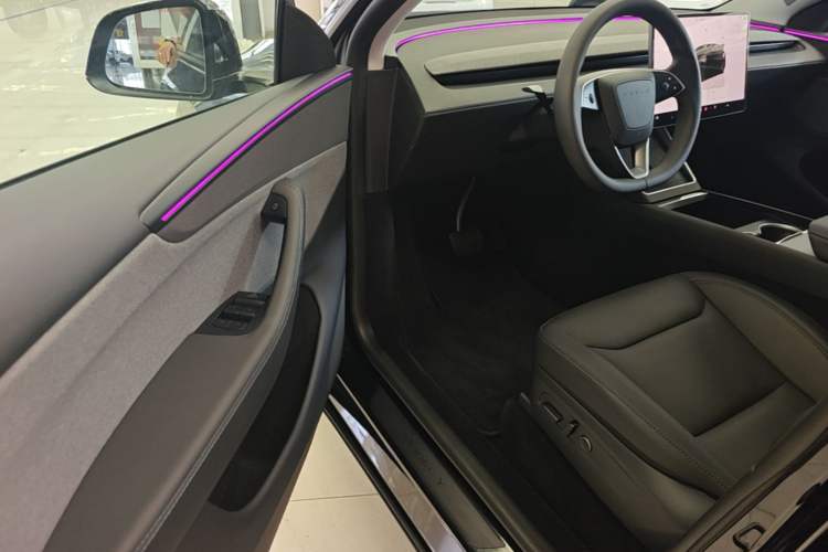Used Tesla Model Y 2025 Rear-Wheel-Drive Version Driver Seat