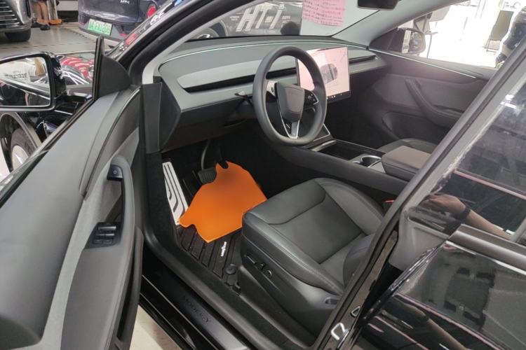 Used Tesla Model Y 2025 Rear-Wheel-Drive Version Driver Seat