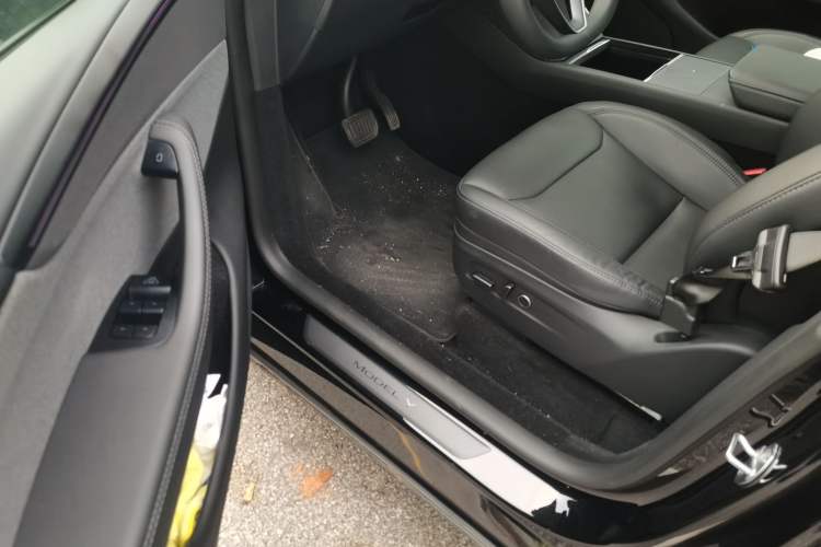 Used Tesla Model Y 2025 Rear-Wheel-Drive Version Driver Seat