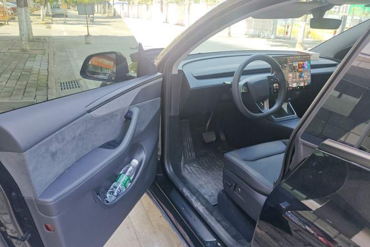 Used Tesla Model Y 2025 Updated Version Long-Range All-Wheel Drive Driver Seat