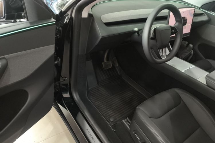 Used Tesla Model Y 2025 Rear-Wheel-Drive Version Driver Seat