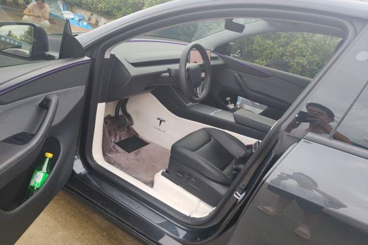 Used Tesla Model Y 2025 Rear-Wheel-Drive Version Driver Seat