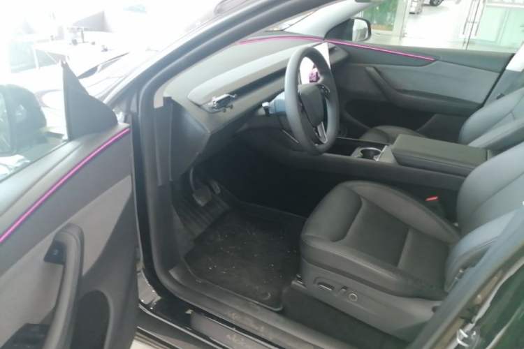 Used Tesla Model Y 2025 Rear-Wheel-Drive Version Driver Seat