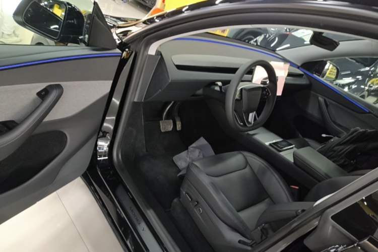 Used Tesla Model Y 2025 Rear-Wheel-Drive Version Driver Seat