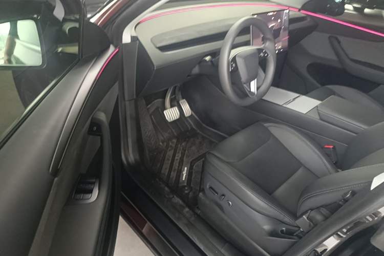 Used Tesla Model Y 2025 Rear-Wheel-Drive Version Driver Seat