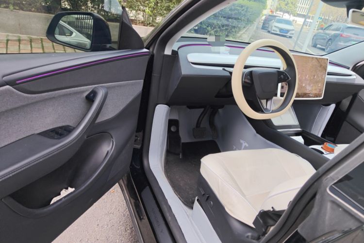 Used Tesla Model Y 2025 Rear-Wheel-Drive Version Driver Seat