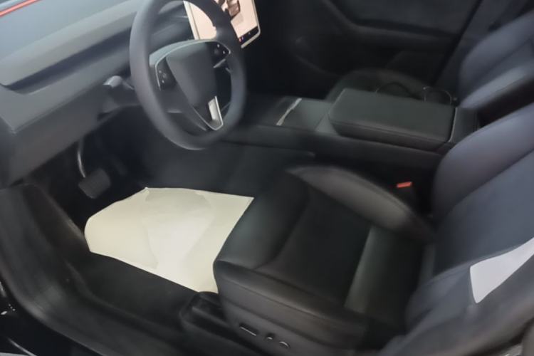 Used Tesla Model Y 2025 Updated Version Long-Range All-Wheel Drive Driver Seat