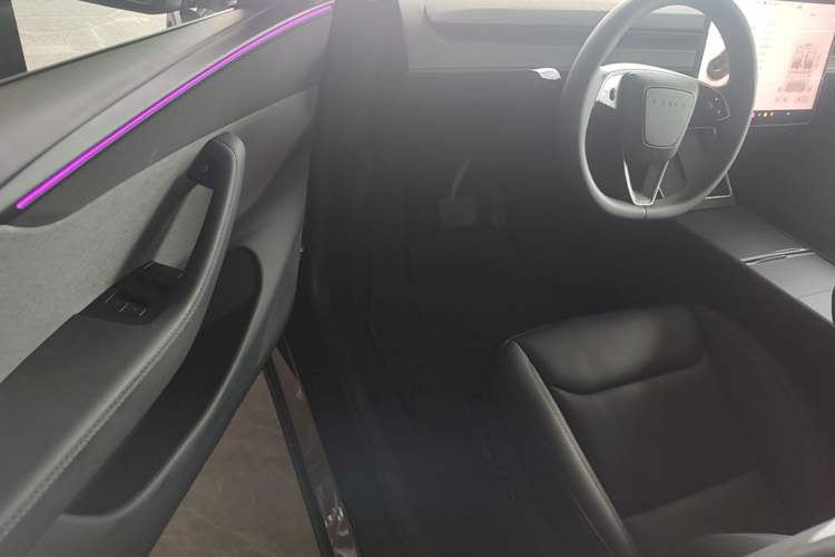 Used Tesla Model Y 2025 Rear-Wheel-Drive Version Driver Seat