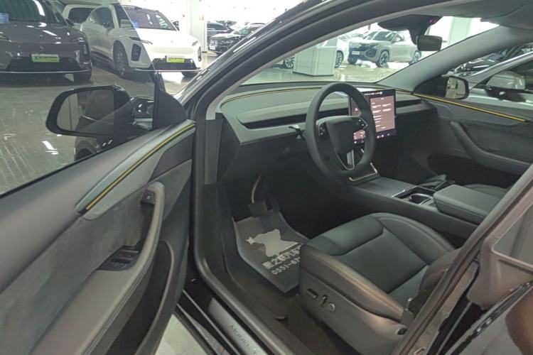 Used Tesla Model Y 2025 Updated Version Long-Range All-Wheel Drive Driver Seat